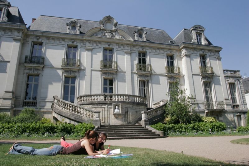 Tours, France – Institut de Touraine